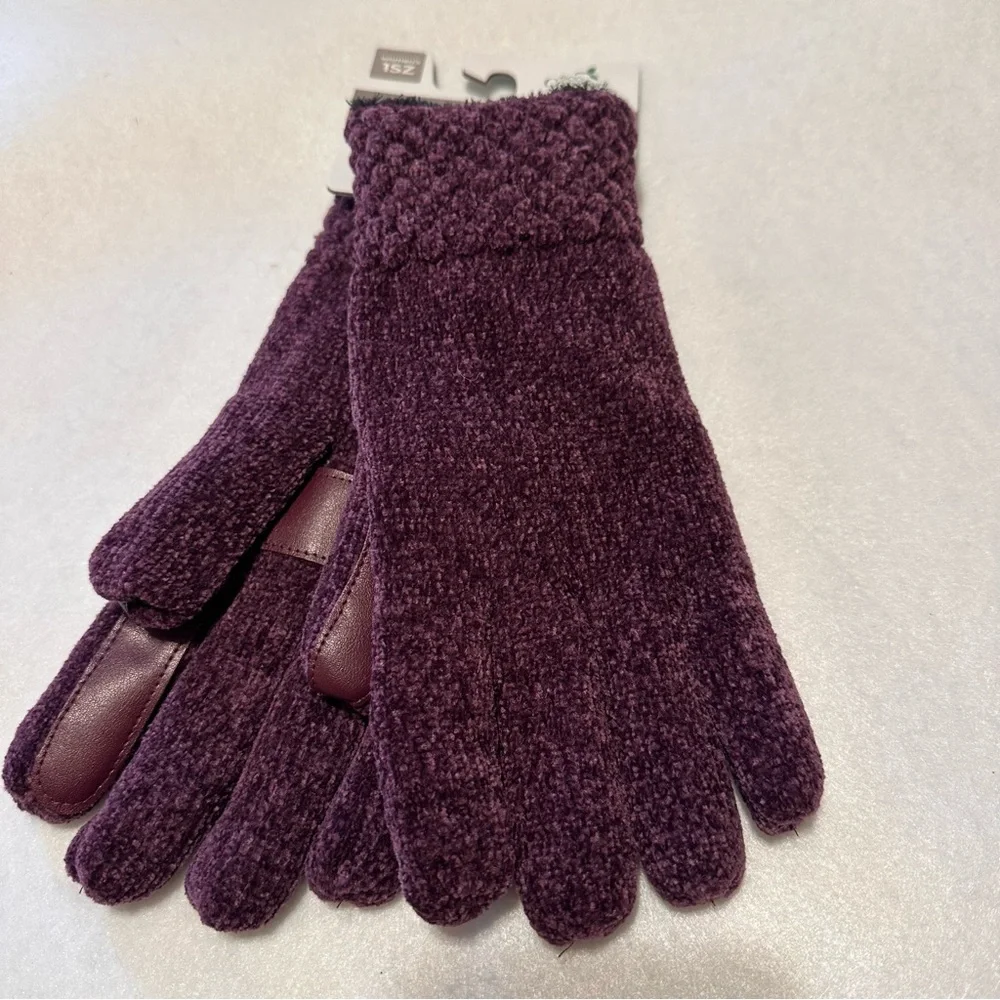Women’s Isotoner Gloves - Picture 2 of 7